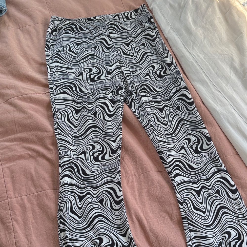 Hesperus soft flare in pants